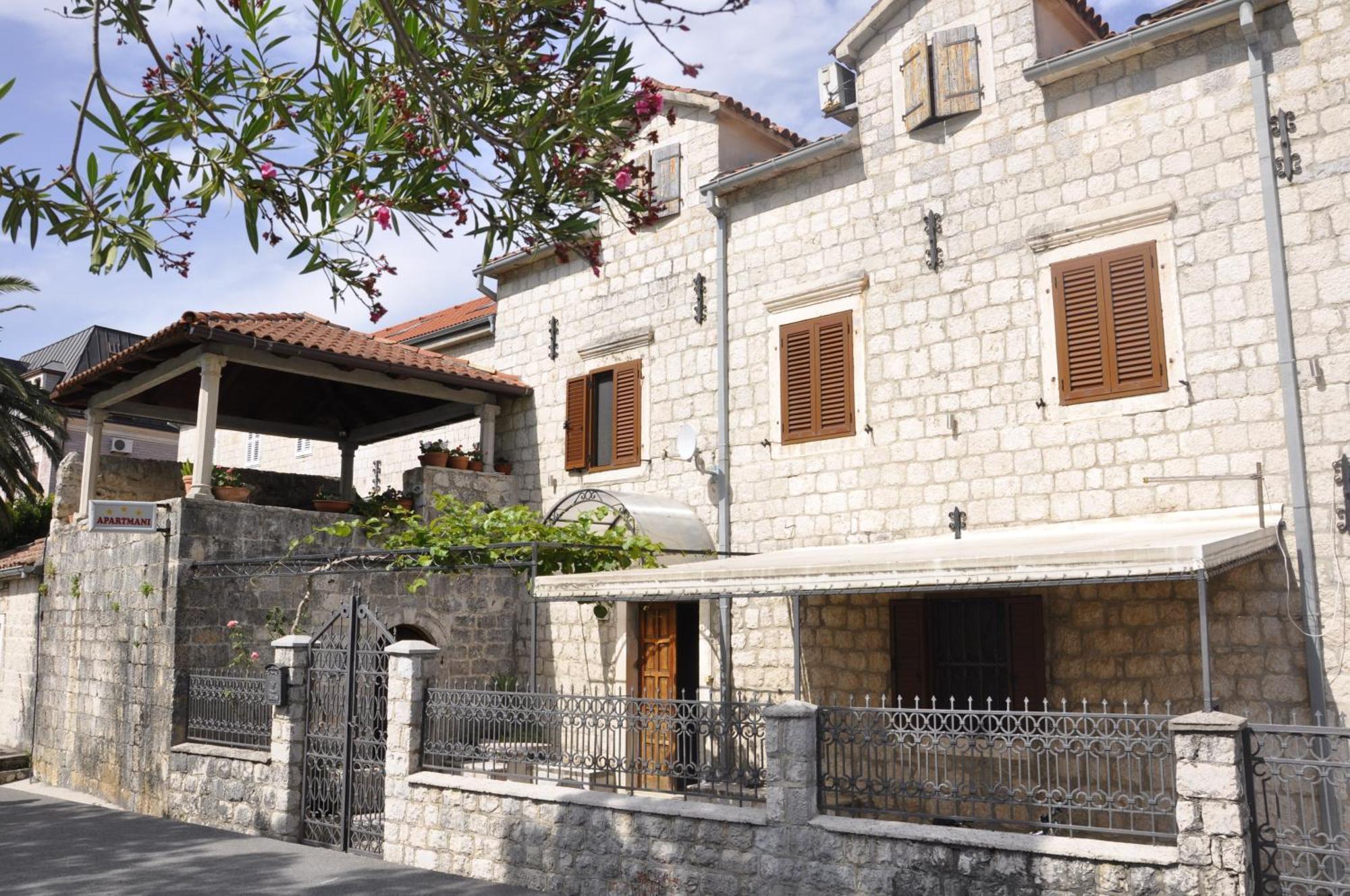 Apartments Vujosevic Kotor Exteriör bild